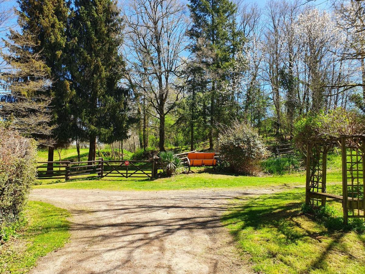 Moulin Du Pommier Glamping & Camping Saulgond Екстериор снимка