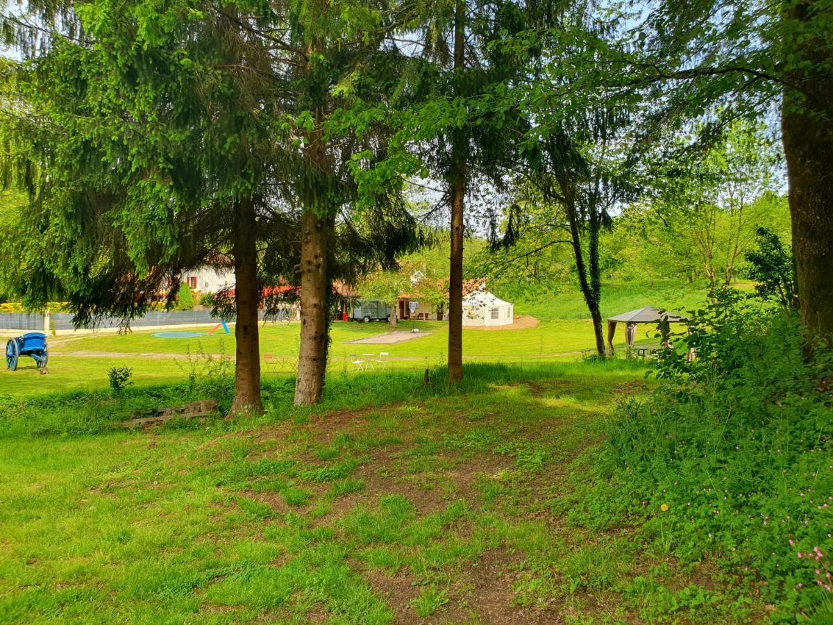 Moulin Du Pommier Glamping & Camping Saulgond Екстериор снимка