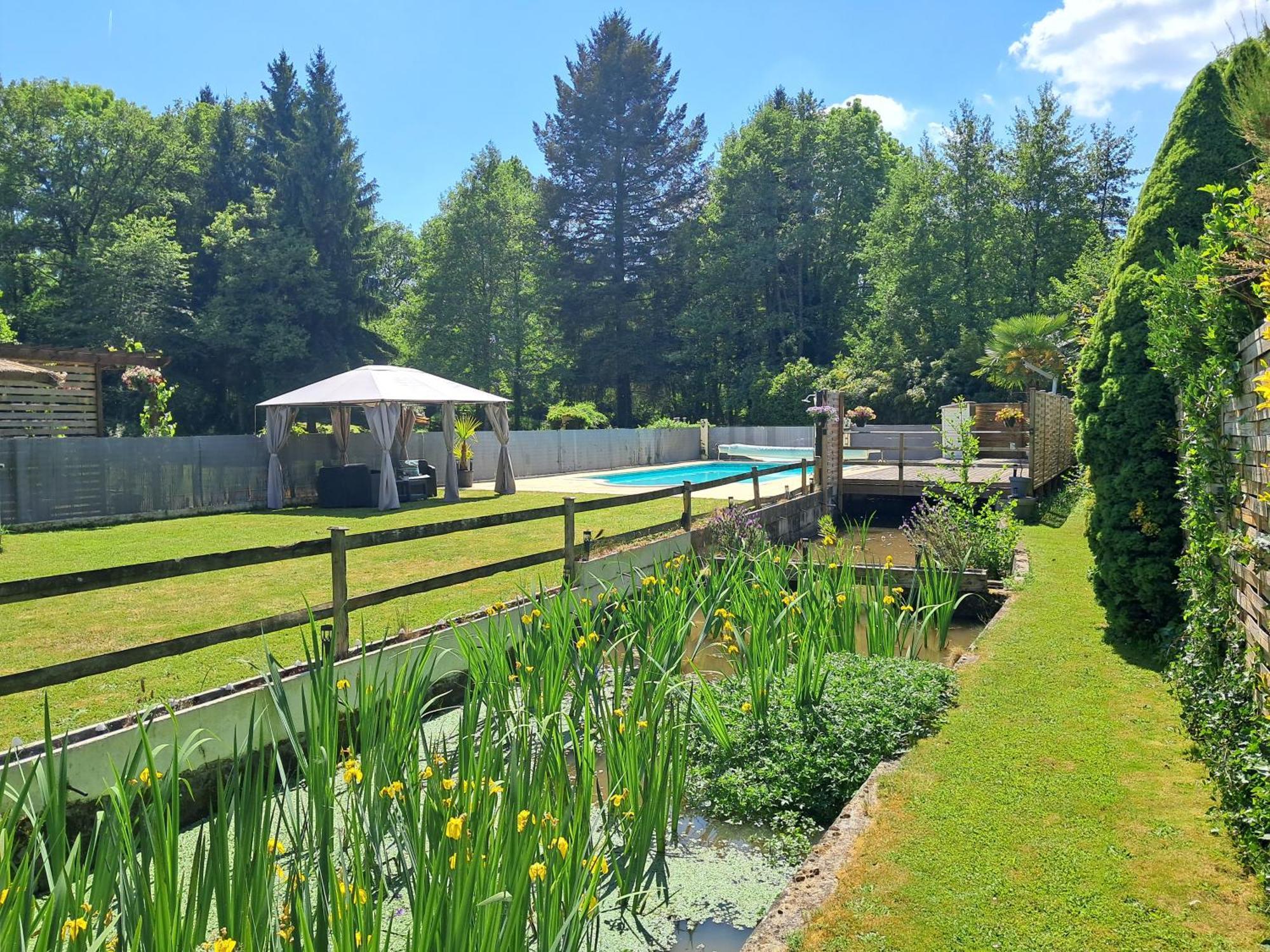 Moulin Du Pommier Glamping & Camping Saulgond Екстериор снимка
